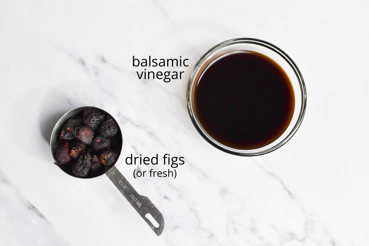 The ingredients for fig balsamic vinegar.